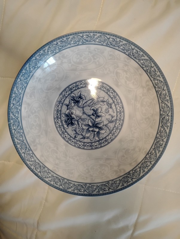 Single CHINESE FINE PORCELAIN SHALLOW BOWL DISH BLUE WHITE GREY FLORAL MOTIF