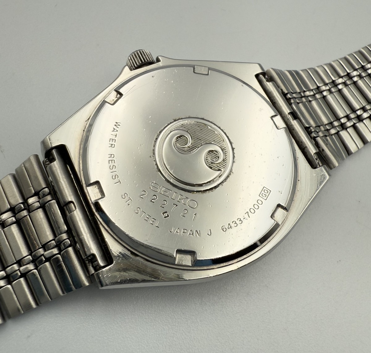 Vintage Seiko Silver Wave 6433-7000 White Dial Quartz Day/Date 