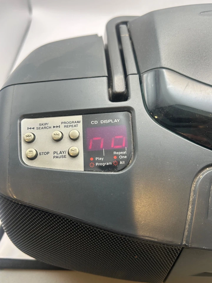 Rádio antigo Audiovox CD1893, CD player, toca-fitas cassete. - Imagem 3 de 4