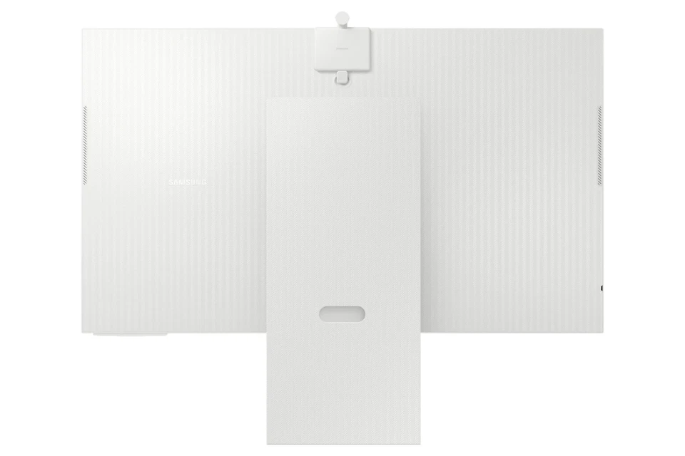 32" M80B 4K UHD Smart Monitor with Streaming TV and SlimFit Camera Included - Image 3 of 4