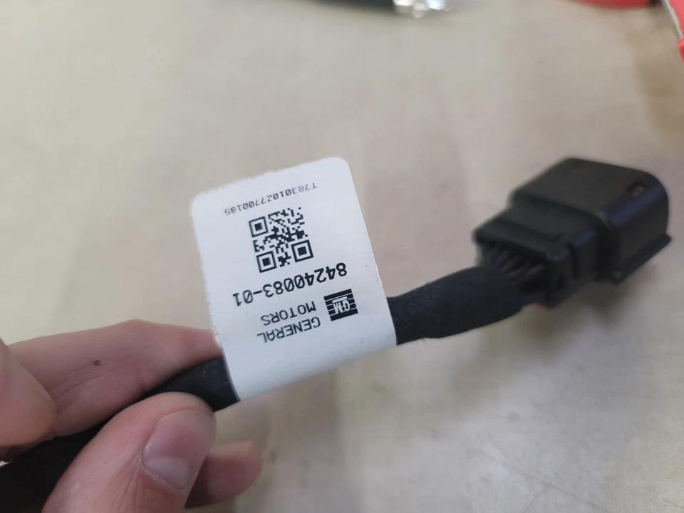 Arnés de cables de lámpara delantera OEM 84240083 Cadillac CT6 2016-2018  Foto 4 de 4