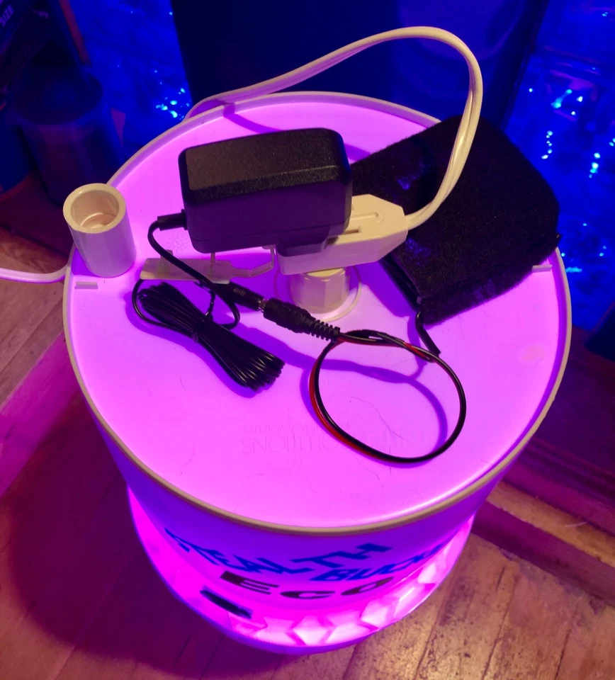 Cubo espacial sigiloso ECO blanco con luz de crecimiento LED e higrómetro ¡usa solo 10 vatios! Foto 4 de 4