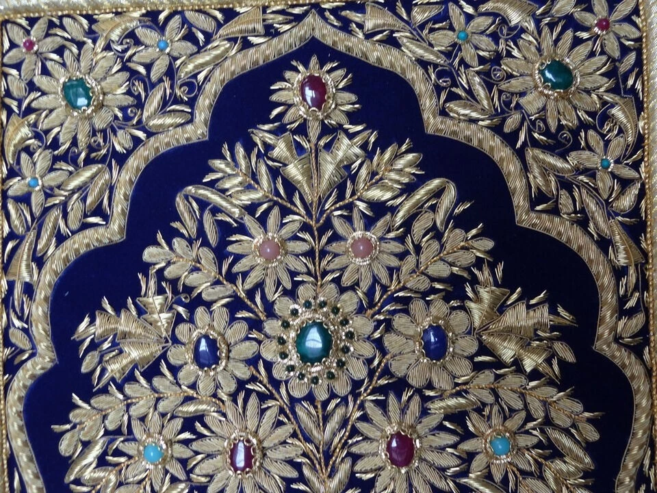 1,5 Fuß x 2 Fuß handgefertigte bestickte Zardosi Wanddekoration mit Schmuckst... - Bild 3 von 4