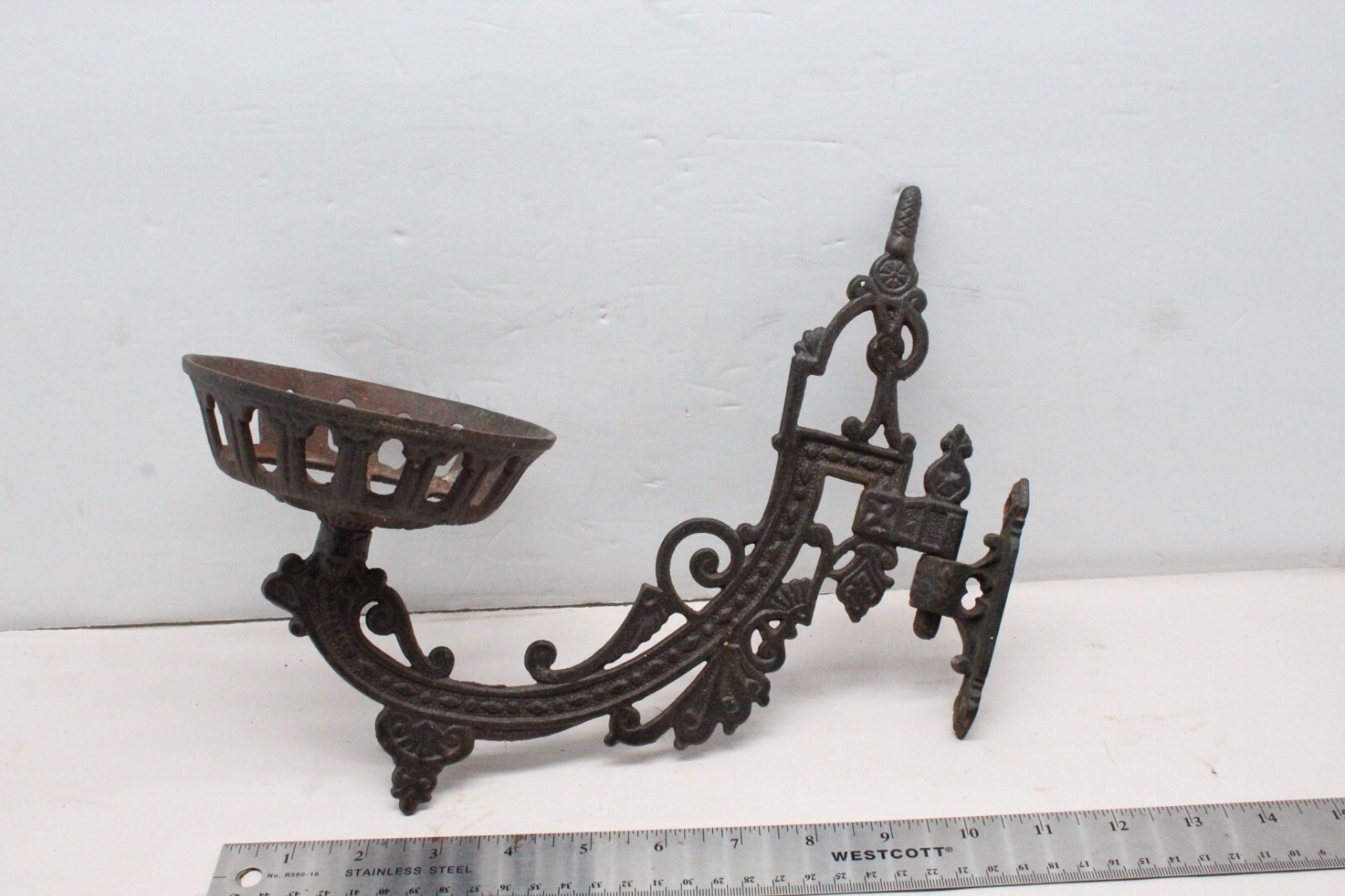 Vintage Ornate Black Cast Iron Oil Lamp Wall Mount Holder With Bracket