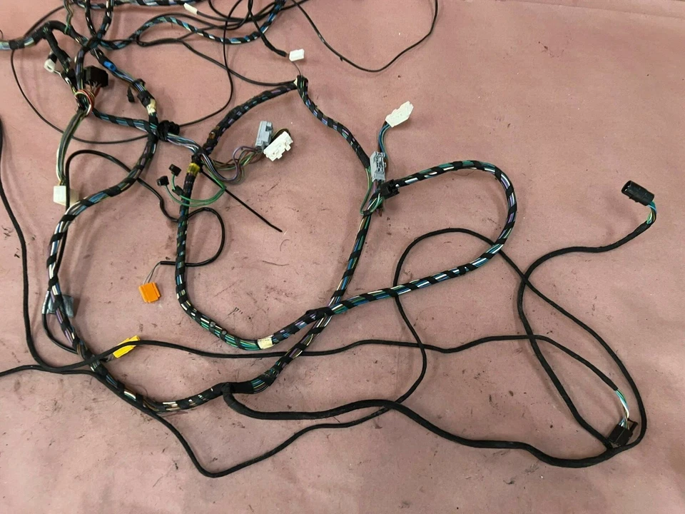 Enchufe arnés cableado maletero BMW 318i E30 145K OEM Foto 2 de 4