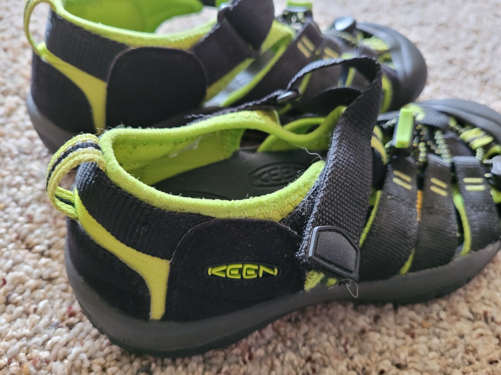 Scarpe sandali impermeabili da trekking ragazzo ragazza Keen H2 Newport 4 nero verde lime
