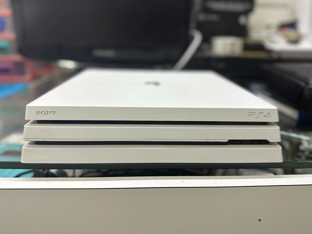 Sony PlayStation 4 Pro 1TB Console Bianca 711719791317 eBay