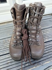 British Army Iturri Goretex Combat Boots - UK 8M - Supergrade - New Laces - B253