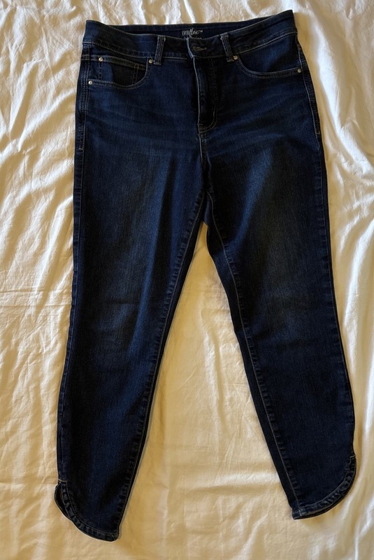 Maurices EverFlex High Rise Womens sz 12 Dark Wash Jeans