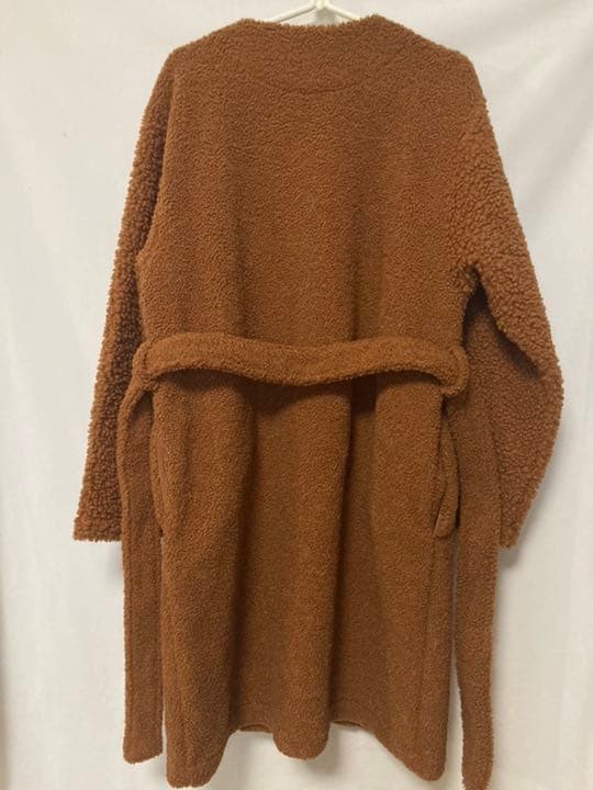Uniglo x JW Anderson Women Jacket Collaboration Boa Fleece Coat Limited Edition View 2
