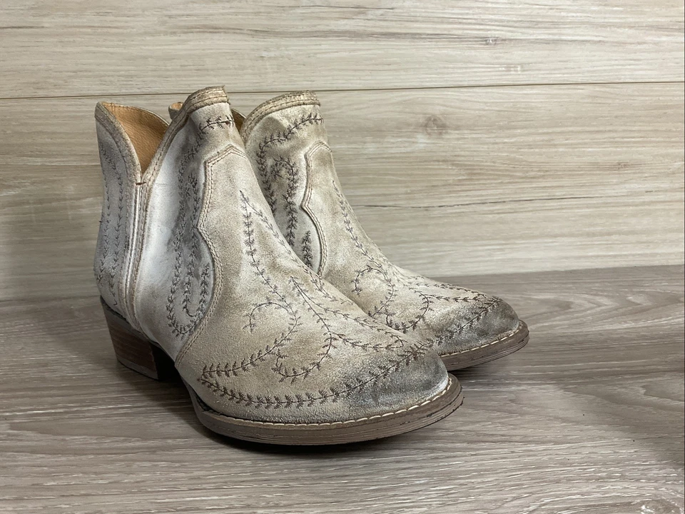 Sterling River Womens 8 Taupe White Embroidered Western Cowgirl Boots Distressed - Image 2 of 4