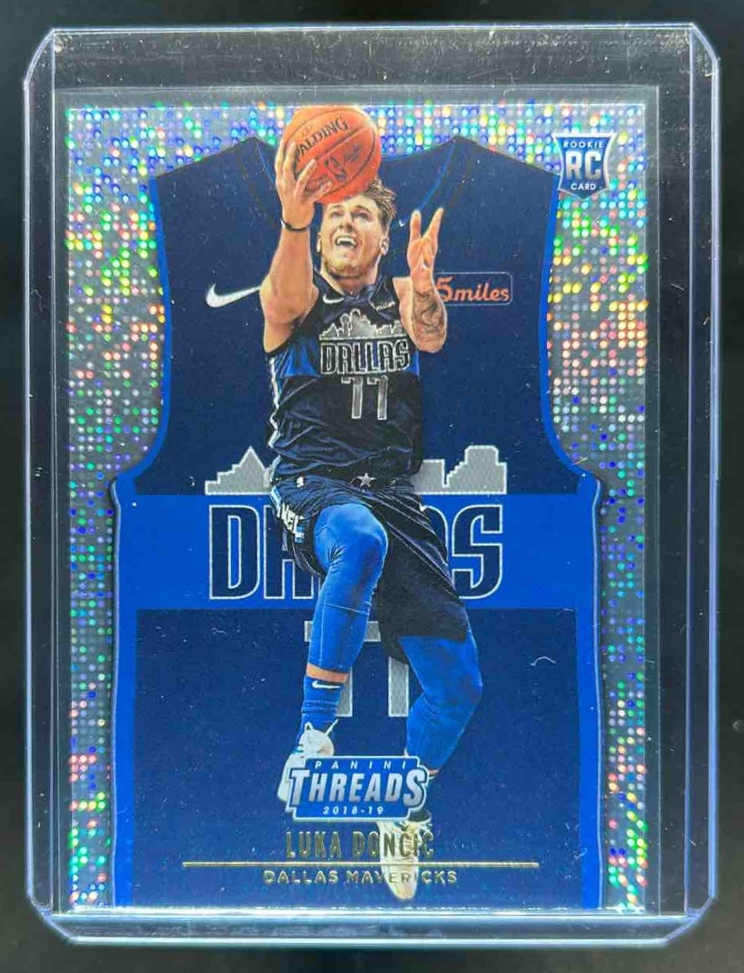 2018-19 Panini Threads Luka Doncic RC Dazzle Rookie #181 Mavericks