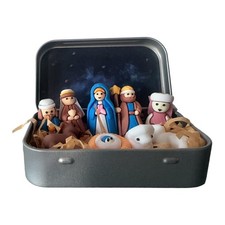 Mini Crèche De Noël Dans Une Boîte En Métal - Petite Crèche Pour Fête De
