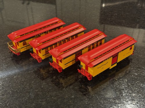 Juego de 4 vagones de pasajeros Athearn Roundhouse Overton escala HO Santa Fe (84301) | Condition: Used