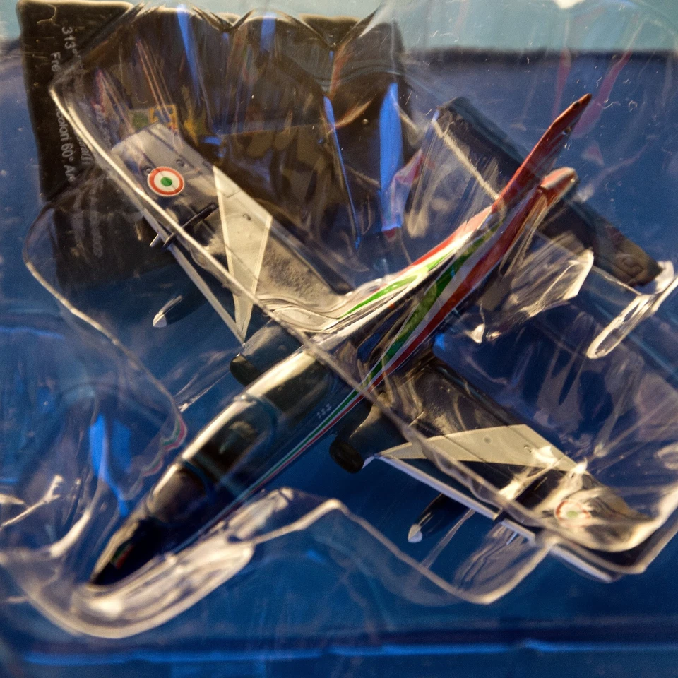 ⭐ Aeronautica Militare MB-339 Frecce Tricolore Centauria die cast MB339 - Immagine 4 di 4