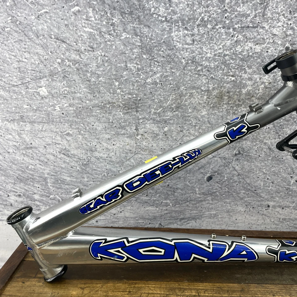 Cuadro de colección Kona Bear Dee Lux 18 pulgadas mediano años 90 MTB suspensión abolladuras ATB Foto 3 de 4