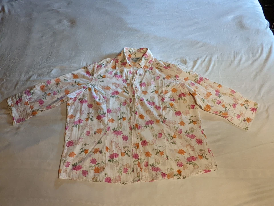 Joanna 纽扣前衬衫女式 M 码领白色带花卉设计二手状况完好 — 第 4/4 张图片