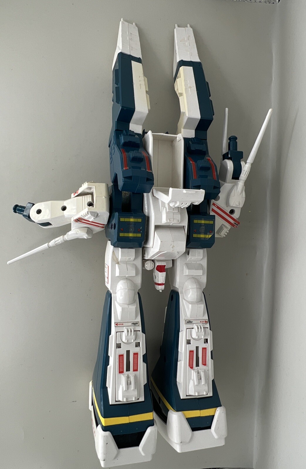 Robotech SDF-1 Battle Fortress Macross 1984 Matchbox Bandai Made in Japan