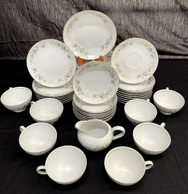 Vintage Fashion Manor Fine China VINEYARD Cups Saucers Bowls & Plates - Japan