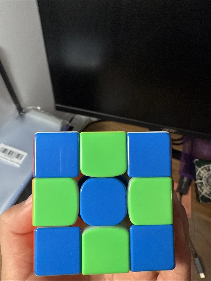 Dayan Speed Cube 3x3 Magnetic Lubed - Image 4 of 4