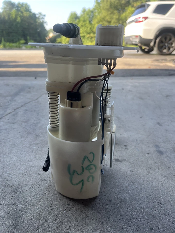 Infiniti G35 2003 2006 cupé solo conjunto de bomba de combustible OEM 12BJZCI Foto 2 de 3