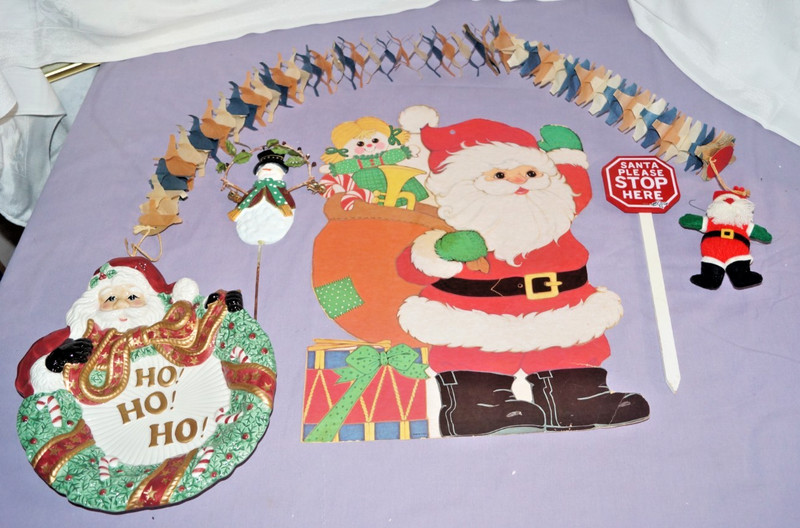 Lot of 6 Christmas Santa & Garland Yard Stakes Fitz & Floyd Santa Cookie Plate