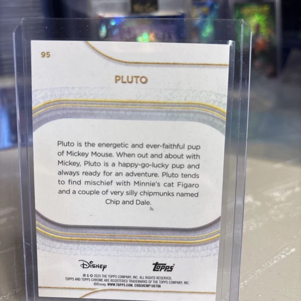2025 Topps Cromo Disney Pluto Mickey Mouse Refractor 1/28 SSP RARO Foto 2 de 2