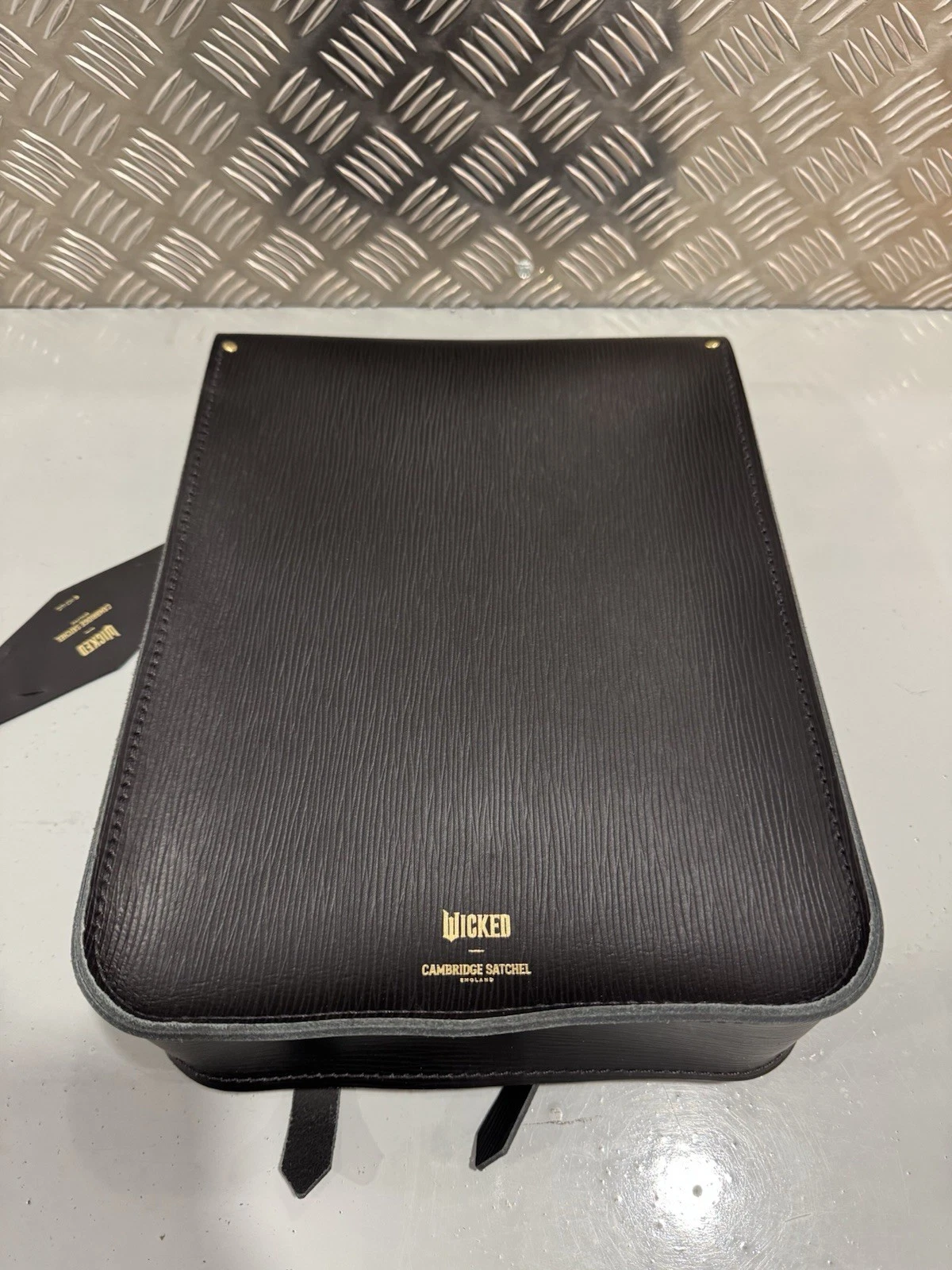 Cambridge Satchel England Wicked Portrait Messenger Black Bag Brand New 2