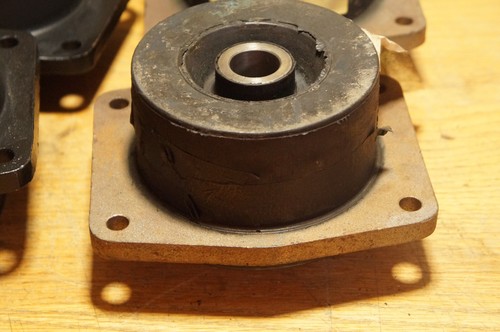GM NOVA Bus Motor Mount, Rear 50 Series, G1073247, 8G-18-123, 82724605, 7901181 - Picture 4 of 12