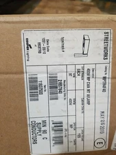 New Cooper Lighting Streetworks 400W Pulse Start Metal Halide Pole Mnt with Lamp