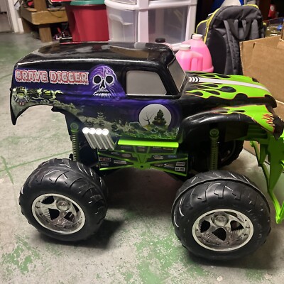 SUPER RARE HUGE 1:6 2003 Tyco 27 Mhz Grave Digger R/C MONSTER
