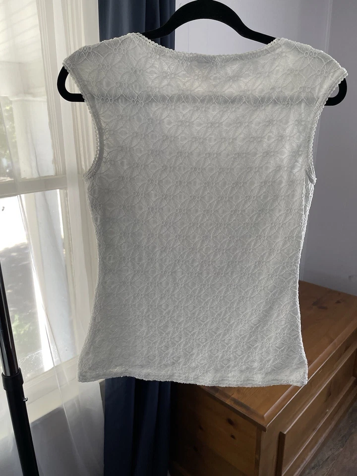 Top envolvente blanco sin mangas para mujer talla L catedral ventana patrón texturizado Foto 2 de 4