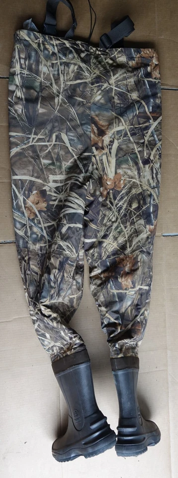 Hodgman belted  insulated boot camouflage Chest Wader, Size 8 - Image 4 of 4