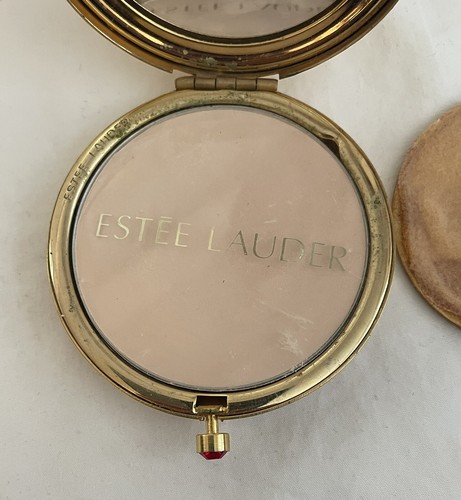 Cristales compactos de oro en polvo Estee Lauder enero Angel - Imagen 6 de 9
