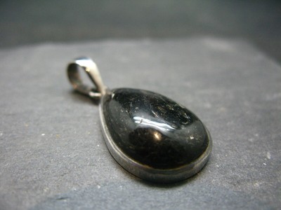 Sterling Silver Nuumite Nuummite Pendant From Greenland - 1.4'' - 5.96 Grams