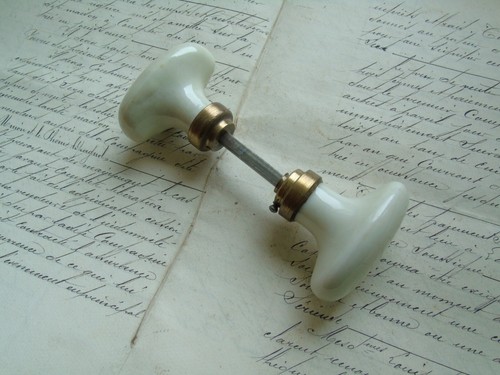 French porcelain antique vintage classic door knobs to any projects - Picture 2 of 6