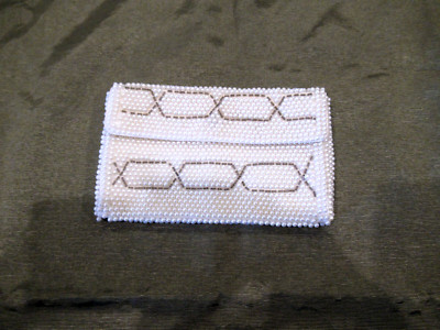 Bags by Susan white and silver bead pattern clutch purse