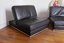 Deux fauteuils chauffeuses en cuir véritable vintage 1980