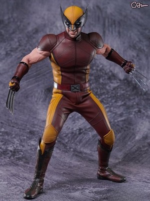 READY NEW AUTHENTIC HOT TOYS DEADPOOL WOLVERINE CLASSIC BROWN TAN SUIT MMS831