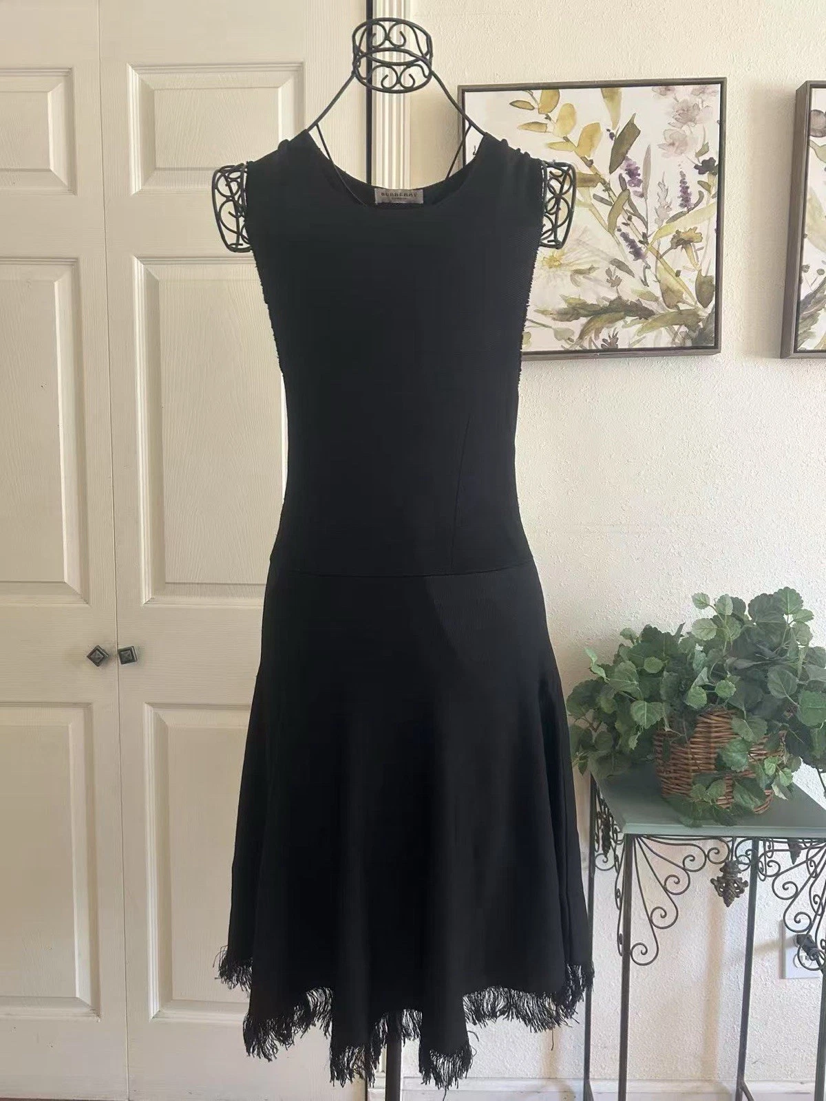 Abito BURBERRY nero senza maniche in maglia elasticizzato lunghezza media orlo frange S