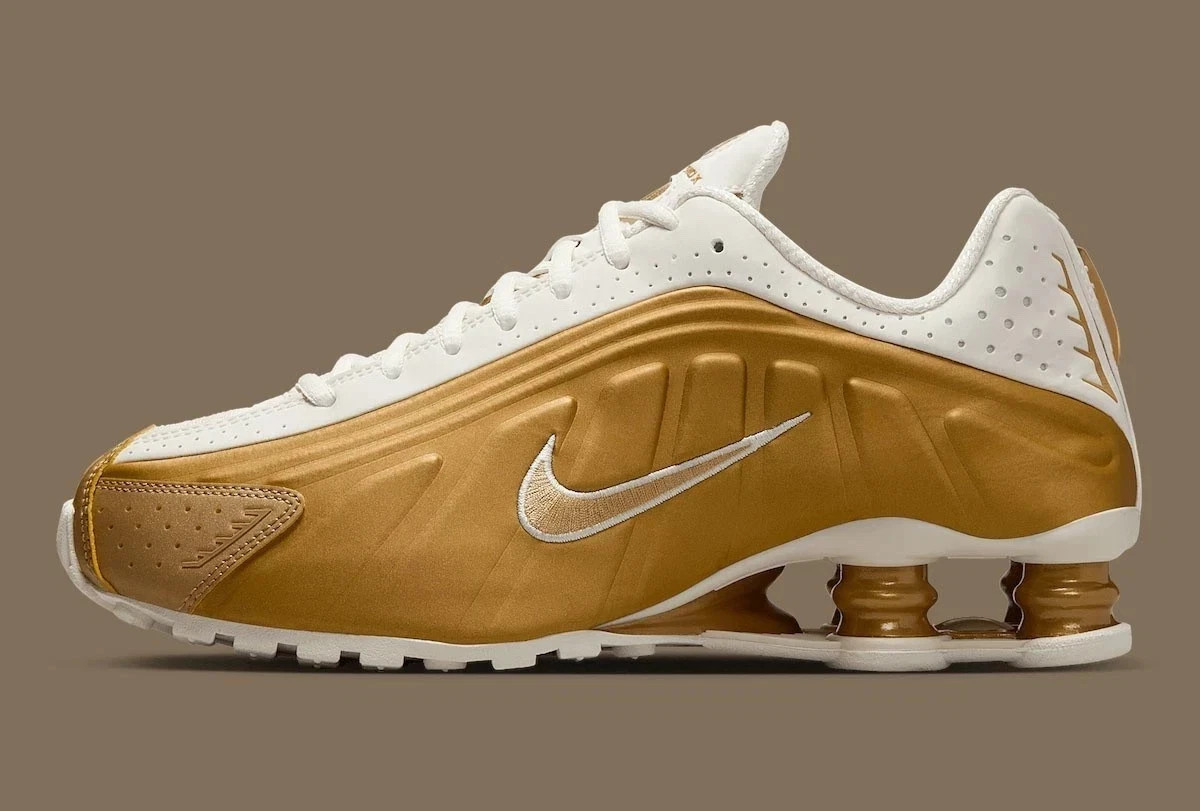 Nike Shox R4 Soft Pearl Metallic Gold Sneakers AR3565-010 Womens 