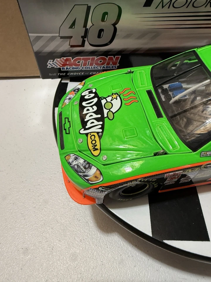 Mark Martin #5 GoDaddy 2010 COT CAR OF TOMORROW 1/24 Nascar Diecast - Image 3 of 4