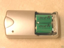 4 ULTRAFIRE CR2 (15270) RECHARGEABLE 3 volt BATTERIES + CHARGER 