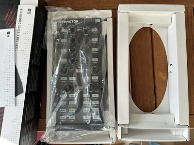 NI Native Instruments Traktor Kontrol X1 - Pristine Condition Controller Interf