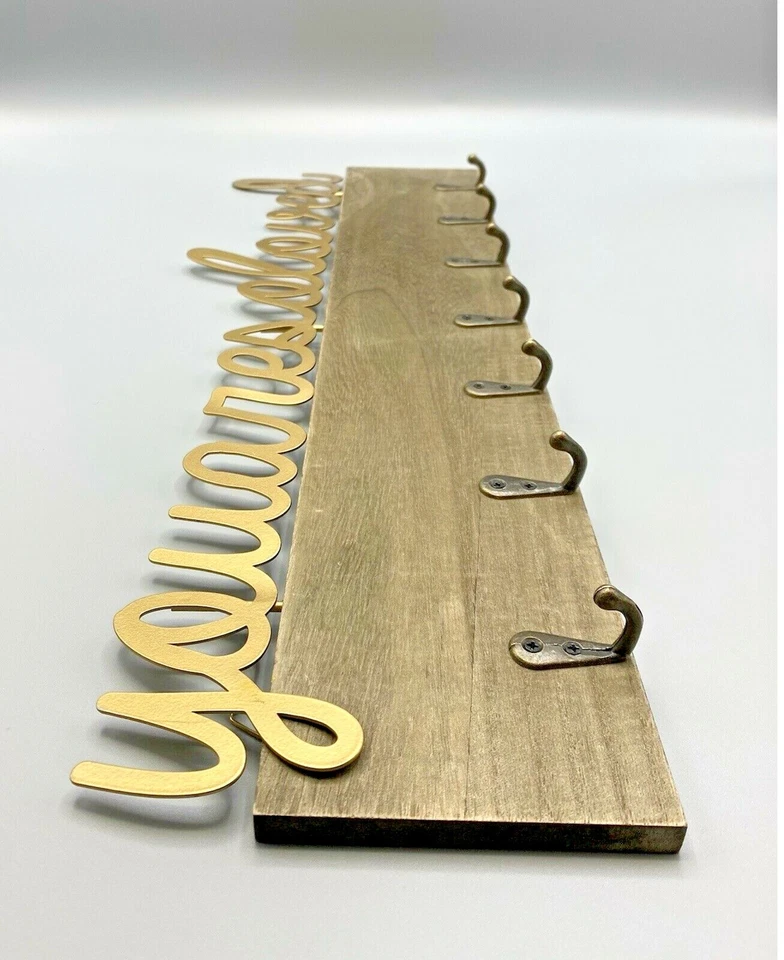 Perchero de montaje en pared de metal dorado de madera para granja "You Are So Loved" 7 ganchos 18" Foto 3 de 4