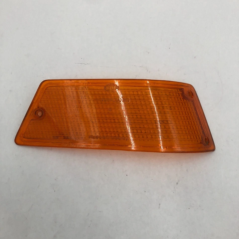 Genuine Mercedes Hanomag F45 F65 Front Right Indicator Glass Indicator Hella ... - Image 2 of 4