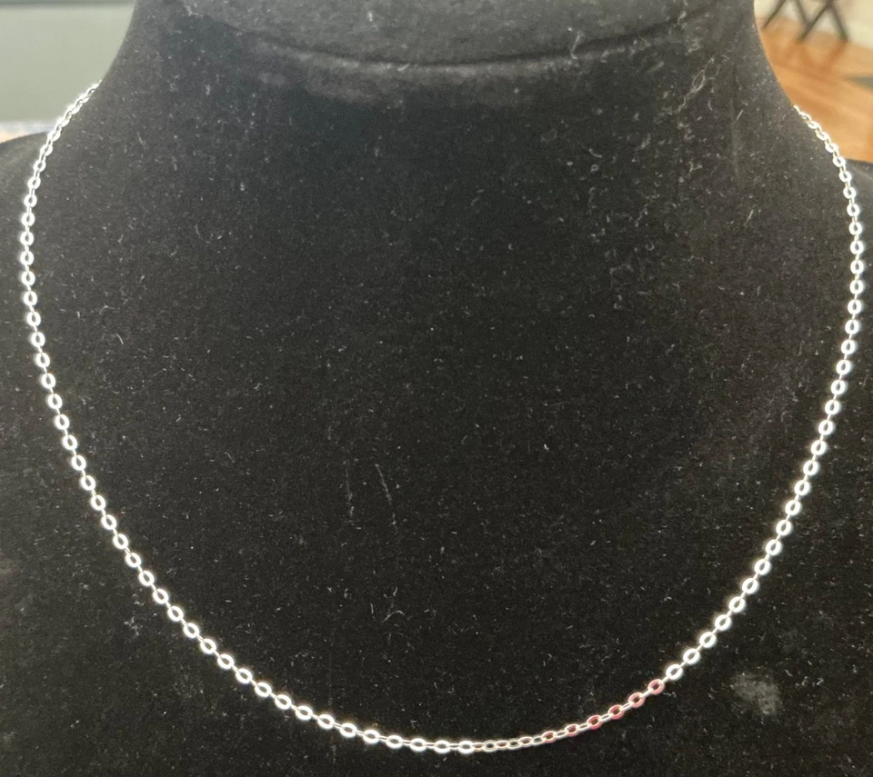 750(18K) White Gold Diamond Cut Cable Link Chain Necklace 1.5Grm.15" Long, Italy - Image 4 of 4