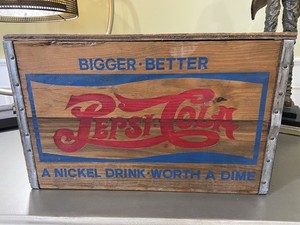 Vtg Pepsi Cola Wooden Crate Nickel (25) Bottle Caps Checkers 17.75 x 11.75 x 11
