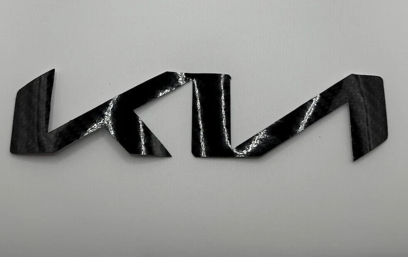 Calcomanía de vinilo superpuesta emblema Kia K4 2025 Foto 4 de 4