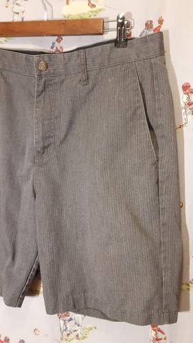 🛹 Volcom Mens Corpo Class Shorts Mens Size 34x9 Flat Front Gray Stripes - Picture 2 of 13